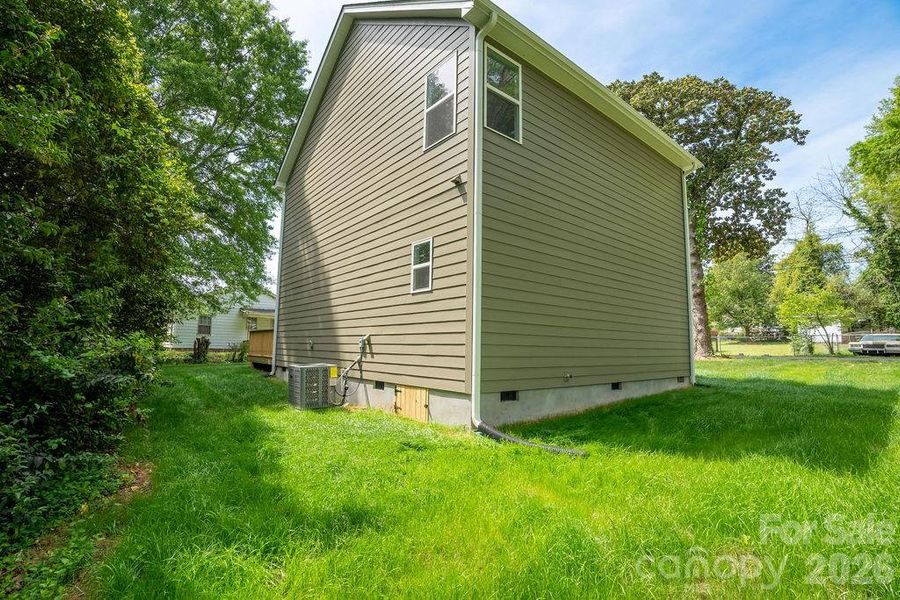 Exterior details and patio area of a home in , Gastonia (Image 19).