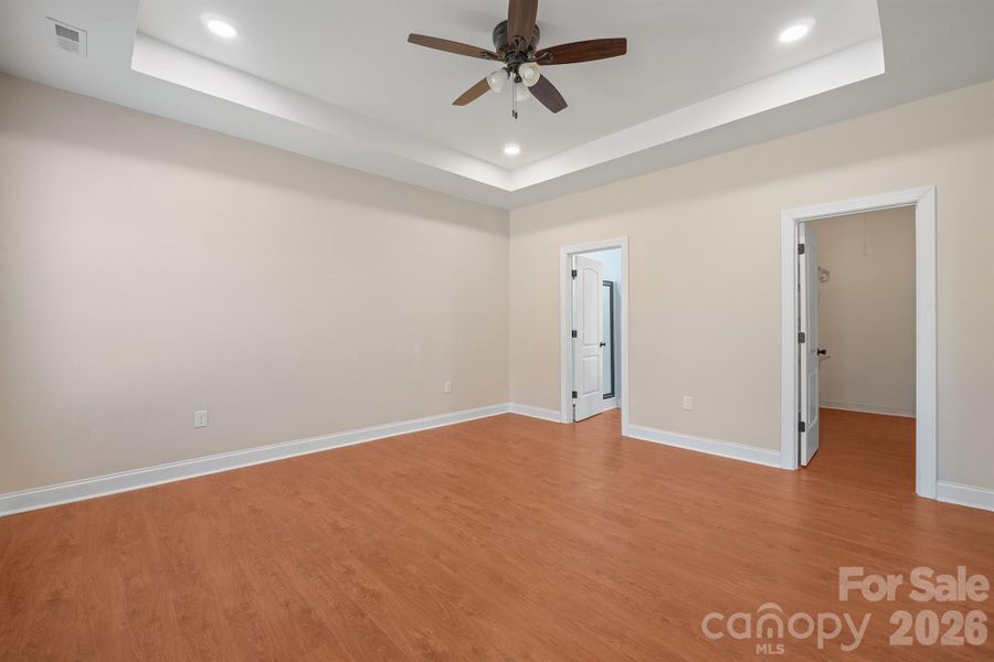 Spacious, unfurnished interior of a new home in , Kings Mountain (Image 28).