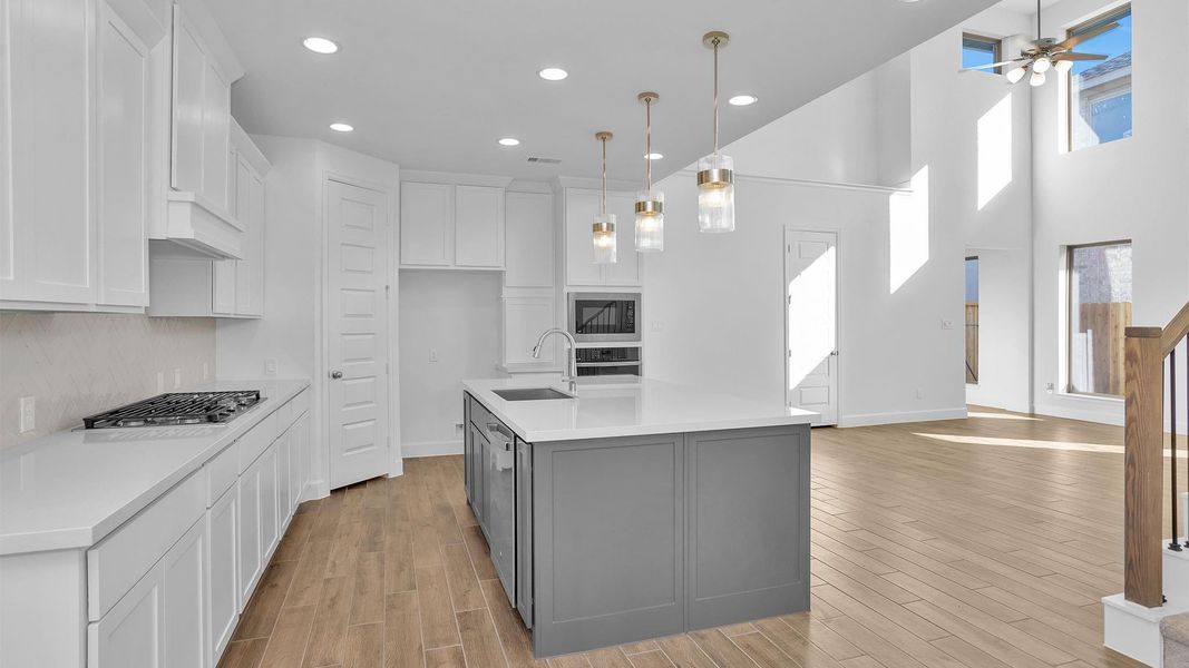 Furnished interior view inside a new home in Cross Creek West 45', Fulshear (Image 6). Furnished interior view inside a new home in Cross Creek West 45', Fulshear (Image 6).