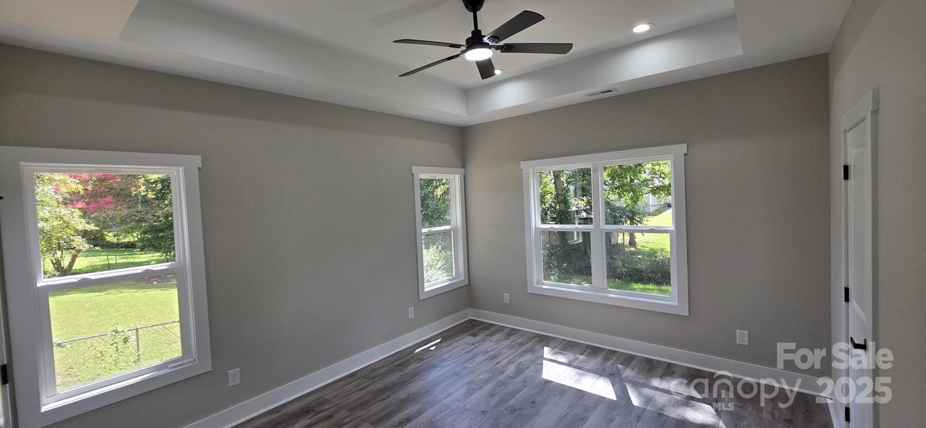 Image 42 of a home in .