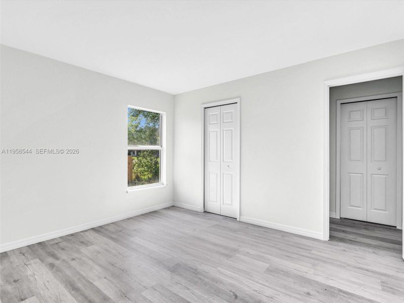 Spacious, unfurnished interior of a new home in , Lehigh Acres (Image 20).