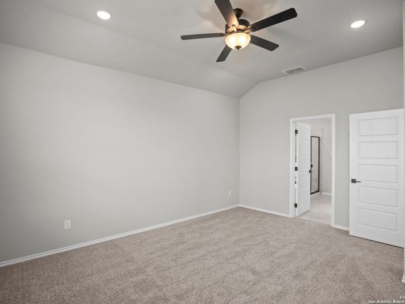 Spacious, unfurnished interior of a new home in Horizon Pointe, Converse (Image 30). Spacious, unfurnished interior of a new home in Horizon Pointe, Converse (Image 30).