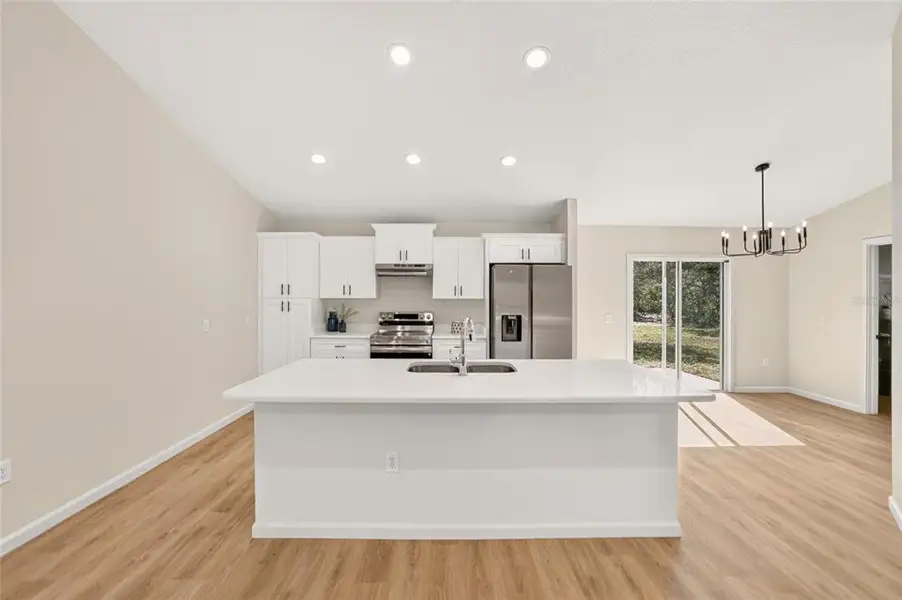 Furnished interior view inside a new home in , Ocklawaha (Image 4).