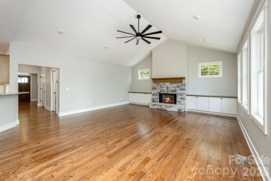 Spacious, unfurnished interior of a new home in , Flat Rock (Image 22).