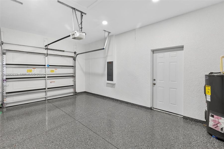 Spacious, unfurnished interior of a new home in , Lehigh Acres (Image 48).