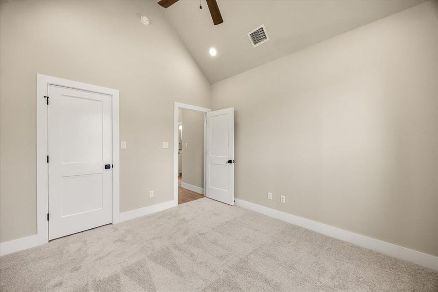 Spacious, unfurnished interior of a new home in , Granbury (Image 21). Spacious, unfurnished interior of a new home in , Granbury (Image 21).