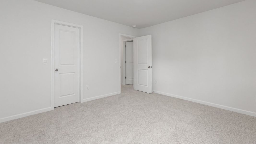 Spacious, unfurnished interior of a new home in Middleton, Greensboro (Image 24).