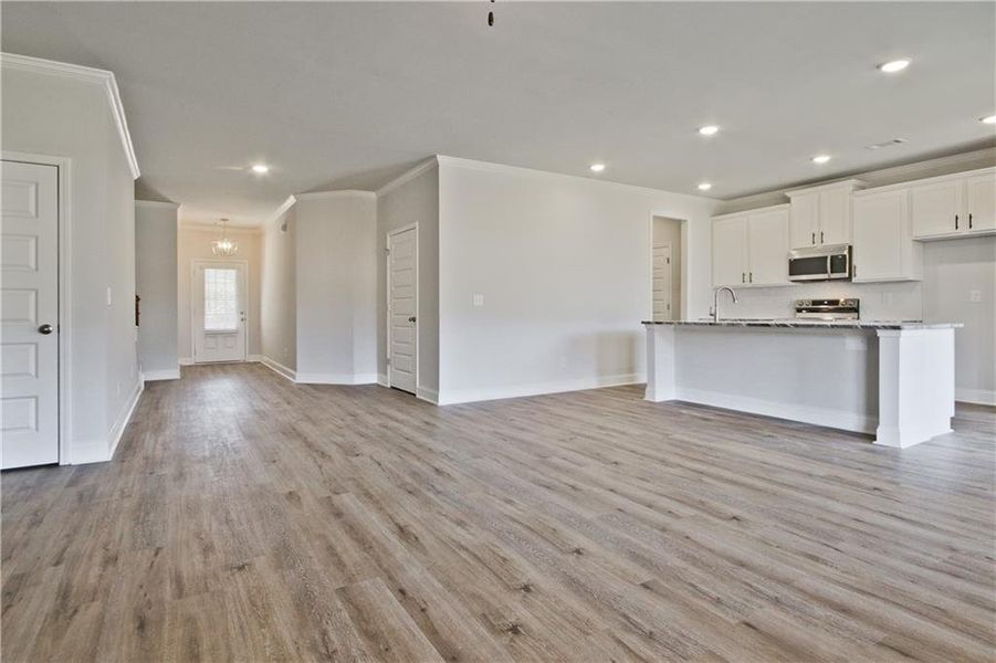 Spacious, unfurnished interior of a new home in Highland Park, Stonecrest (Image 18).
