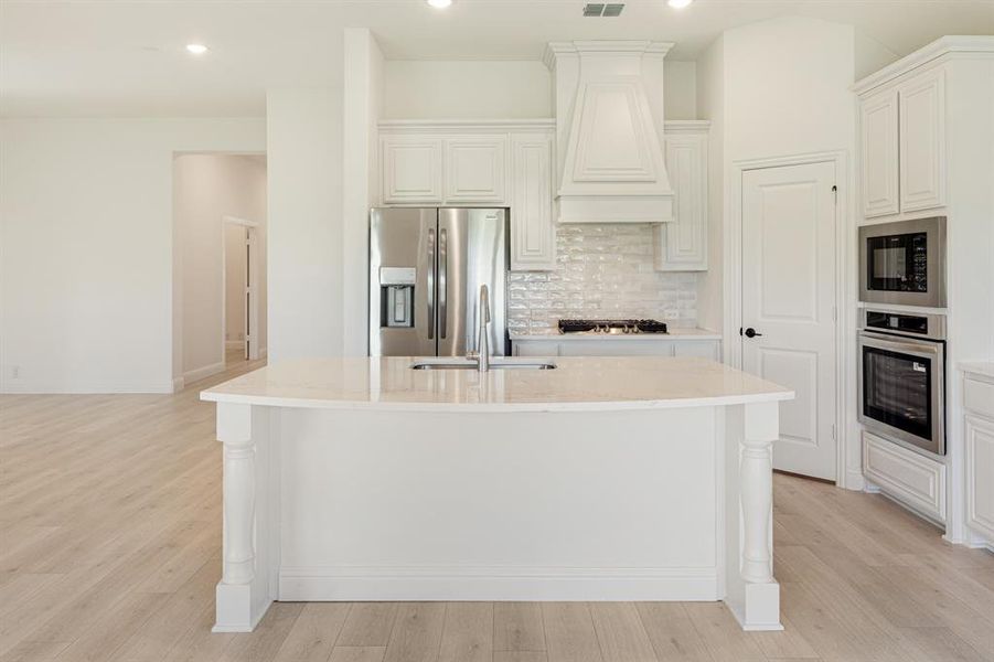 Furnished interior view inside a new home in Silo Mills Classic 70, Joshua (Image 6). Furnished interior view inside a new home in Silo Mills Classic 70, Joshua (Image 6).