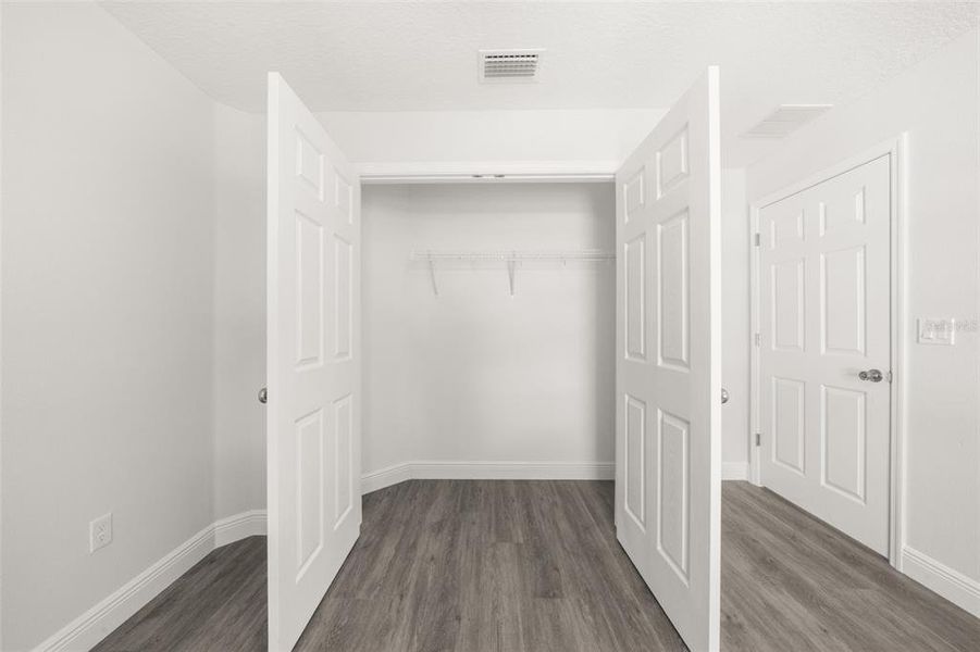 Spacious, unfurnished interior of a new home in , Sebring (Image 46).