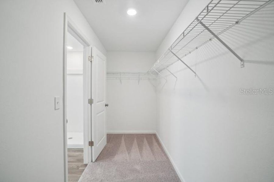 Spacious, unfurnished interior of a new home in Royal Highlands, Weeki Wachee (Image 23).