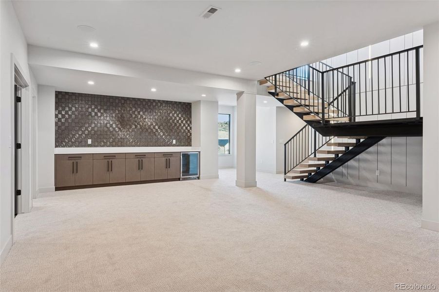 Spacious, unfurnished interior of a new home in , Littleton (Image 39).