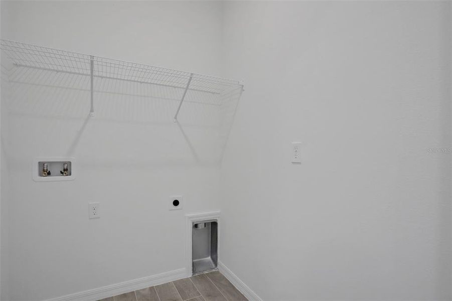 Spacious, unfurnished interior of a new home in Turnleaf, Punta Gorda (Image 9).