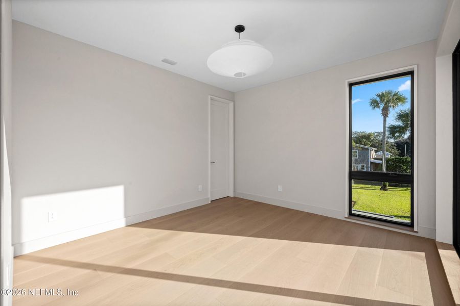 Spacious, unfurnished interior of a new home in , Atlantic Beach (Image 61).