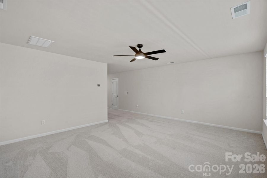Spacious, unfurnished interior of a new home in Elizabeth, Fort Mill (Image 21).