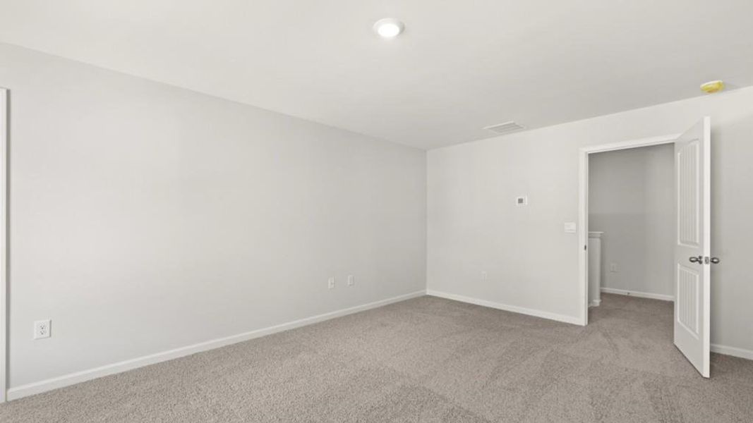 Spacious, unfurnished interior of a new home in Falcon Landing, Gainesville (Image 17).