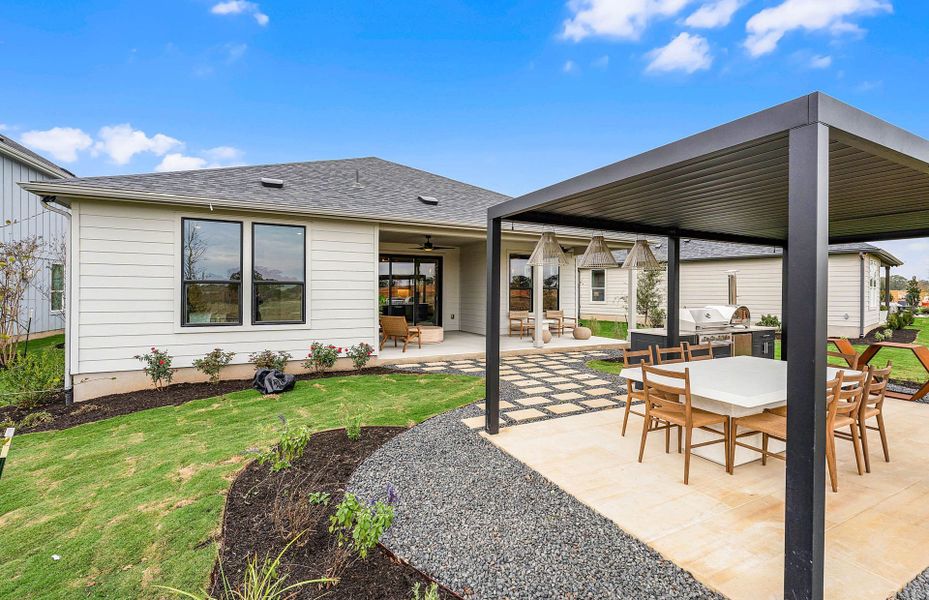 Representative exterior details of a home built from the Prestige by Del Webb in Del Webb Austin at Lost Pines, Bastrop (Image 39).