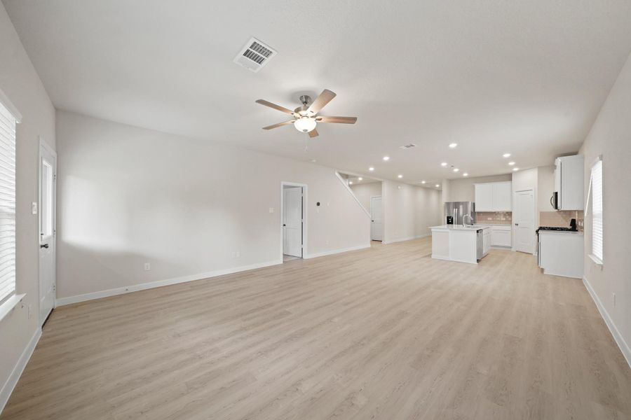 Spacious, unfurnished interior of a new home in Russell Ranch, Bay City (Image 11). Spacious, unfurnished interior of a new home in Russell Ranch, Bay City (Image 11).