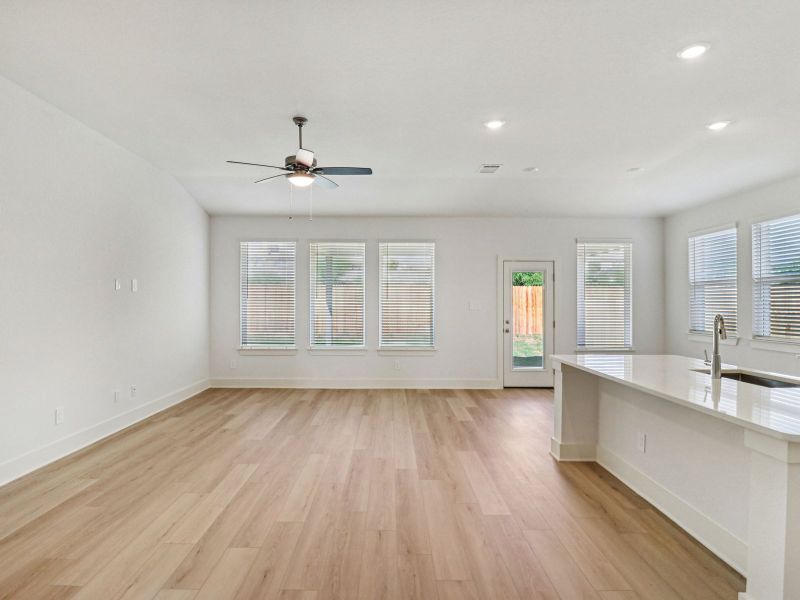 Spacious, unfurnished interior of a new home in Sagebrooke - Classic Series, San Antonio (Image 13).