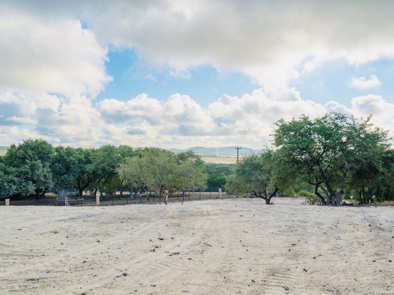 Natural landscape and outdoor views near in San Antonio (Image 11). Natural landscape and outdoor views near in San Antonio (Image 11).