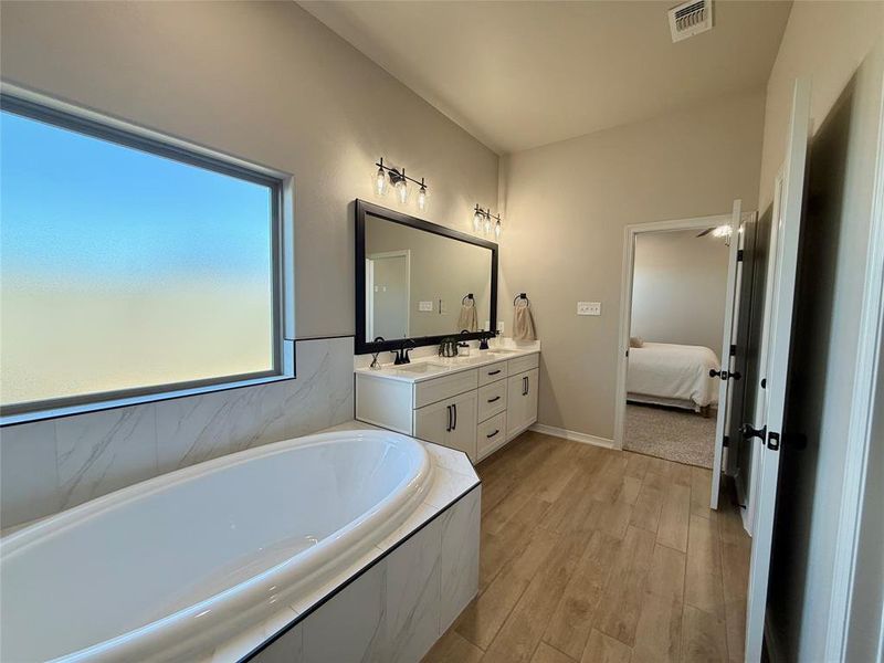Furnished interior view inside a new home in , Lorena (Image 31).