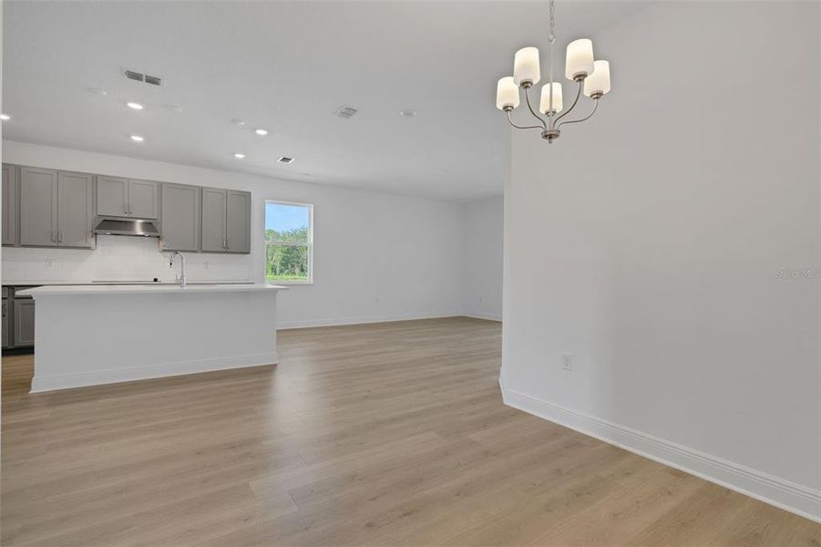 Spacious, unfurnished interior of a new home in Reserve at Hammock Oaks, Lady Lake (Image 31).