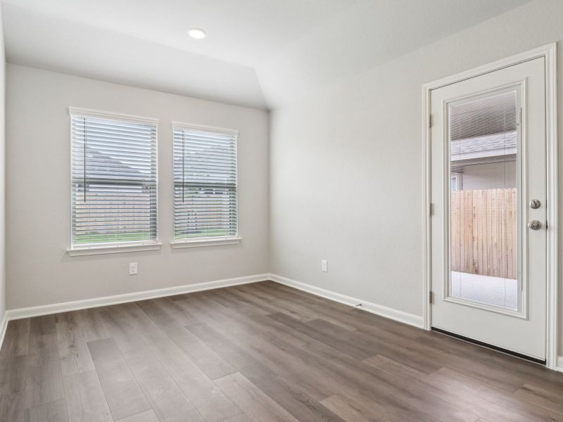Spacious, unfurnished interior of a new home in Kallison Ranch, San Antonio (Image 15).