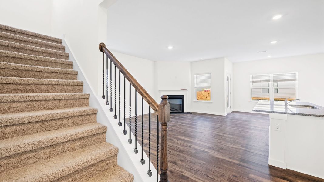 Spacious, unfurnished interior of a new home in Hawks Landing, Apison (Image 15).