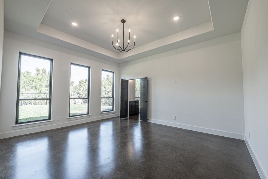 Spacious, unfurnished interior of a new home in Eagles Bluff, Weatherford (Image 26).