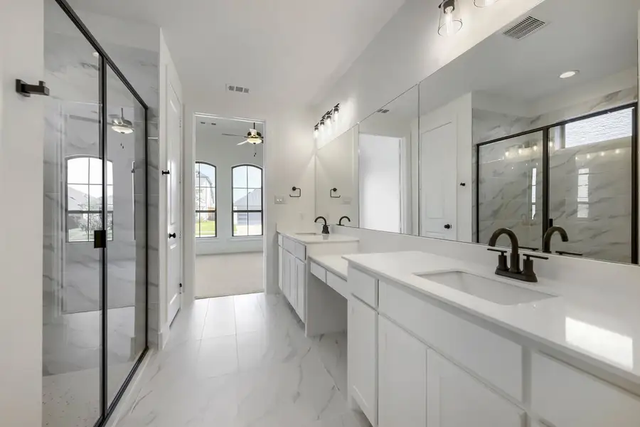 6028 Silverstein - Primary Bathroom
