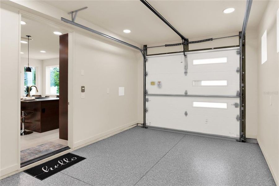 Spacious, unfurnished interior of a new home in , Orlando (Image 27).