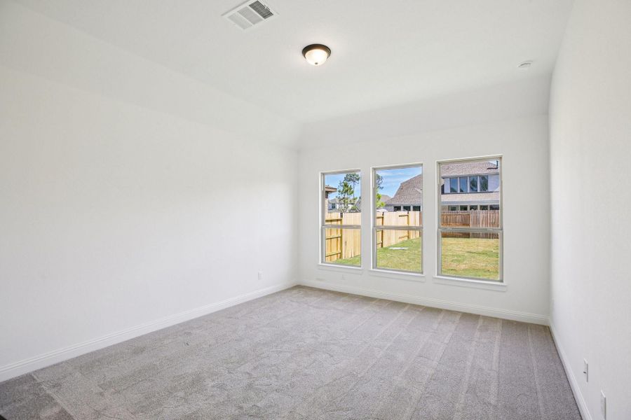 Spacious, unfurnished interior of a new home in Evergreen 50', Conroe (Image 30).
