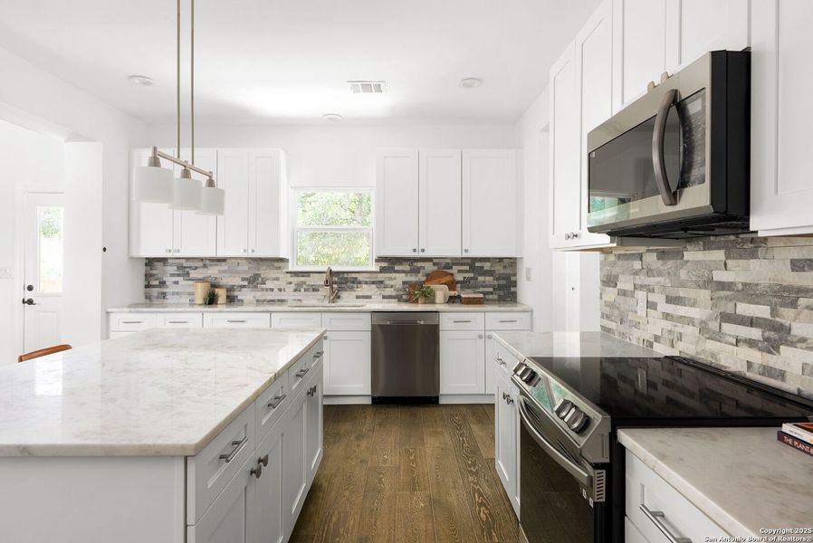 Furnished interior view inside a new home in , Canyon Lake (Image 5). Furnished interior view inside a new home in , Canyon Lake (Image 5).