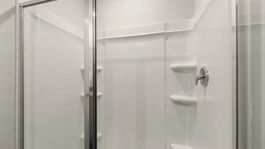 Representative interior finishes for a home built from the Tatum by D.R. Horton in Rushing Waters Townhomes, North Augusta (Image 19).