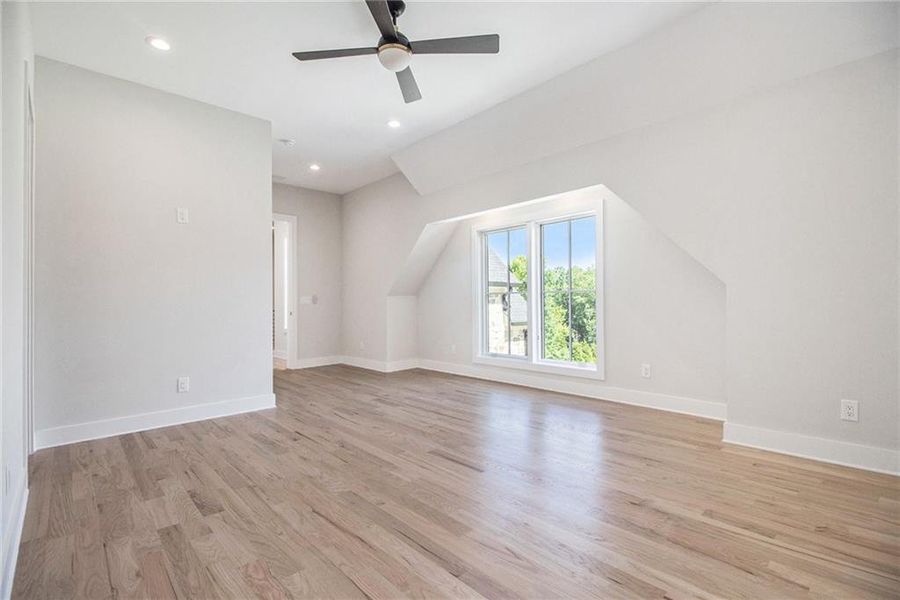 Spacious, unfurnished interior of a new home in , Alpharetta (Image 39).
