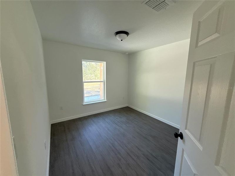 Spacious, unfurnished interior of a new home in , Dunnellon (Image 6).