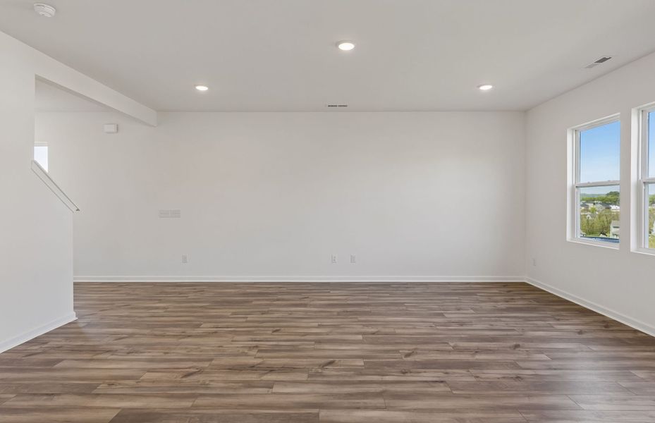 Spacious, unfurnished interior of a new home in Highlands of Carter's Station, Columbia (Image 16).