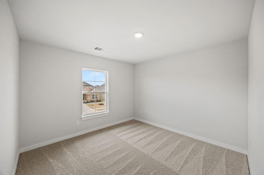 Spacious, unfurnished interior of a new home in Summerwood Estates, Red Oak (Image 15).