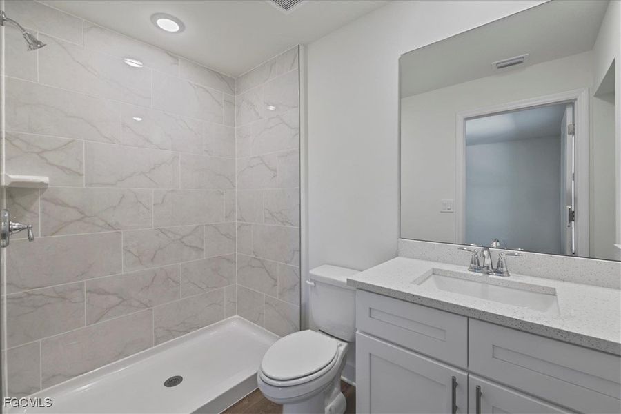 Furnished interior view inside a new home in Cape Coral, Cape Coral (Image 14).