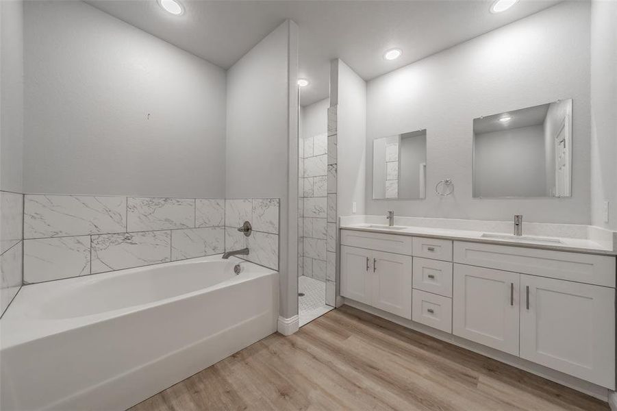 Furnished interior view inside a new home in , Cleburne (Image 7).