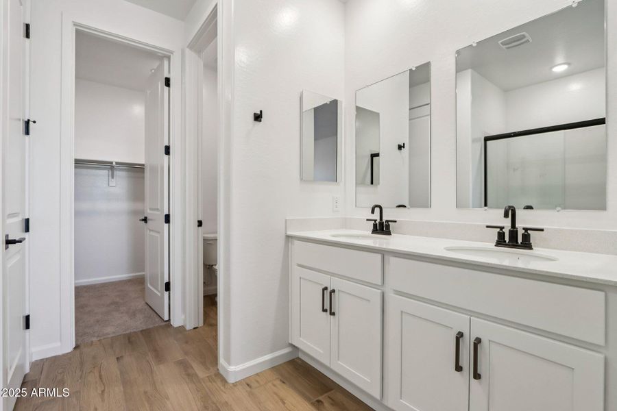 32-web-or-mls-S 95th Dr-S0512-028