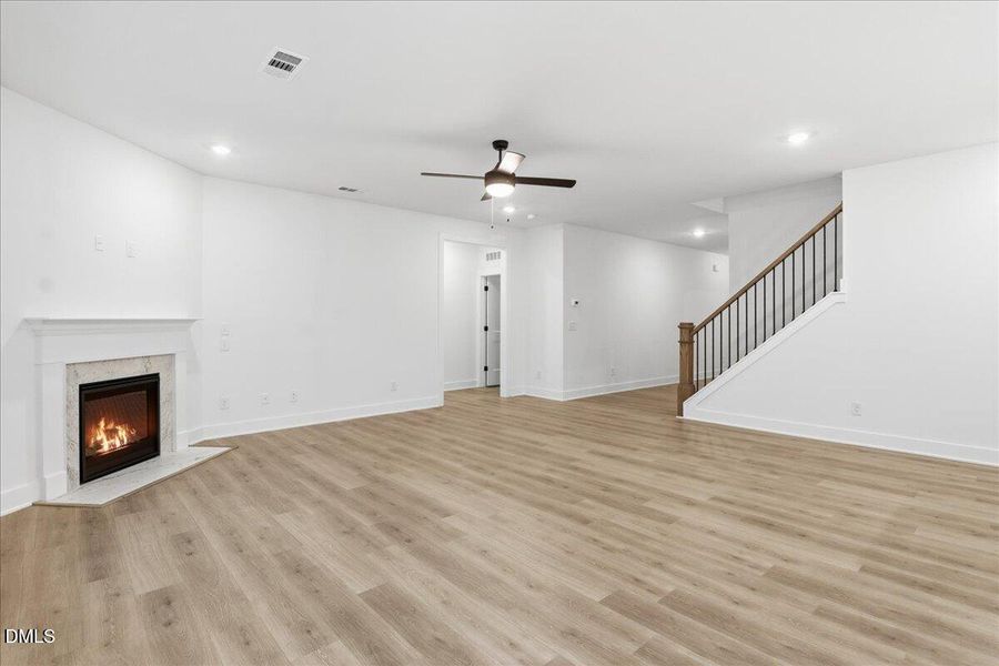 08-107 Manchester Ct-8