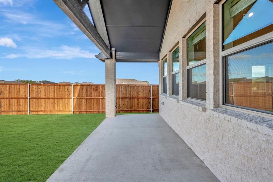 Exterior details and patio area of a home in Heritage Ranch, Sherman (Image 3).