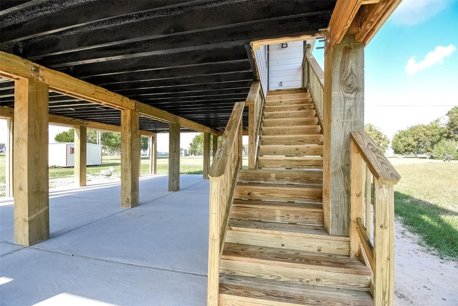 Exterior details and patio area of a home in , Palacios (Image 17).