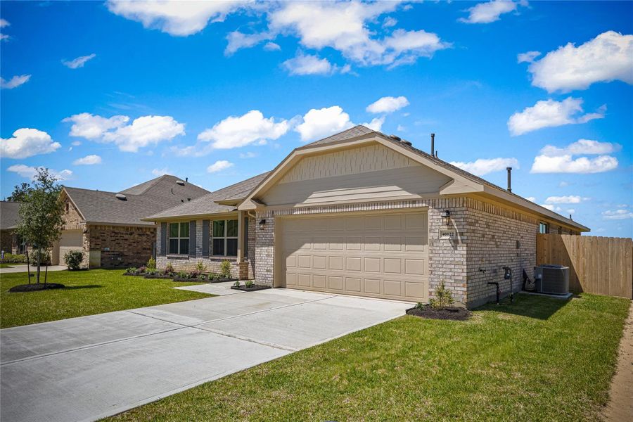 Image 15 of a home in Grand Oaks Reserve. Image 15 of a home in Grand Oaks Reserve.