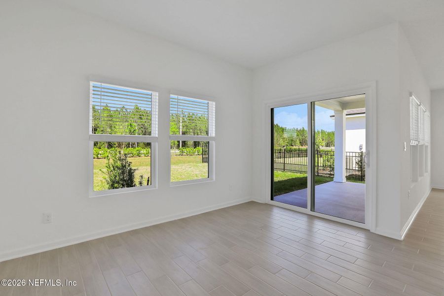 Spacious, unfurnished interior of a new home in Amberly, Green Cove Springs (Image 31).