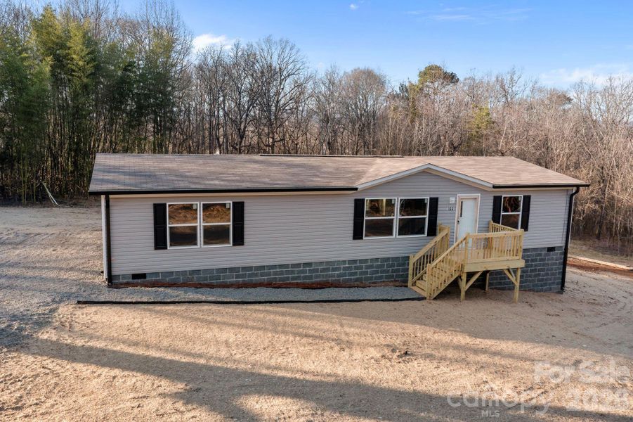 Exterior details and patio area of a home in , Taylorsville (Image 25).