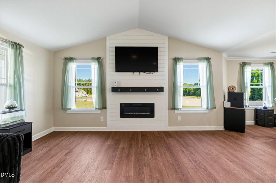 6 -122 wilderness trl, interior