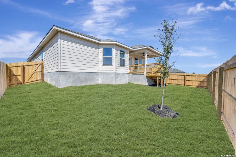Exterior details and patio area of a home in Greenspoint Heights, Seguin (Image 26).