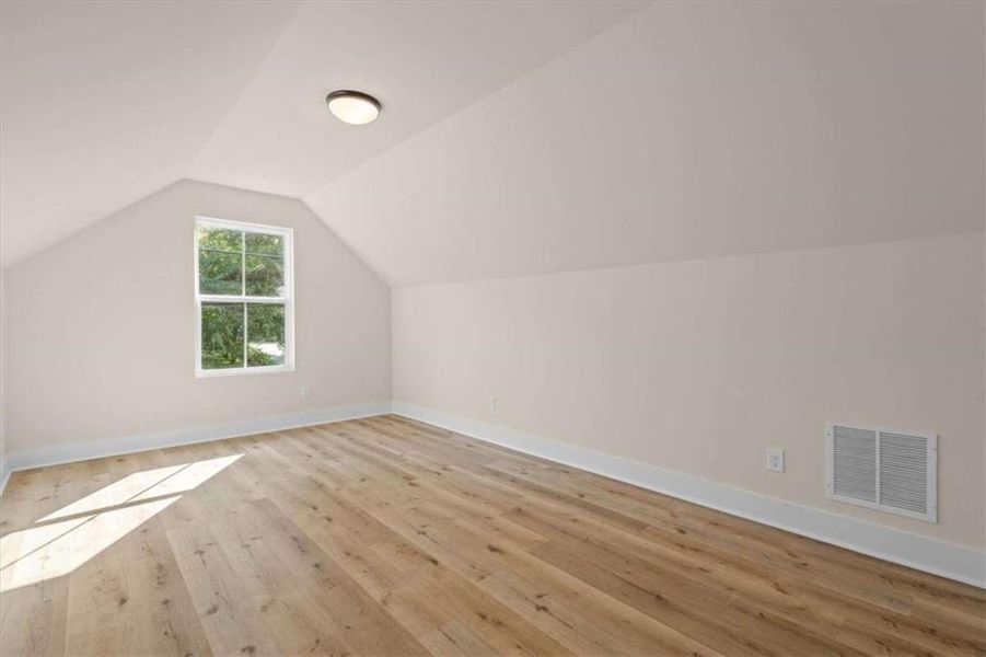 Spacious, unfurnished interior of a new home in , Temple (Image 27).